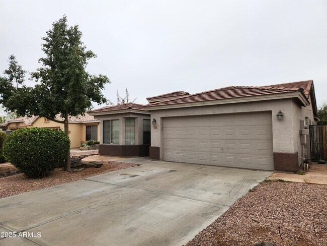 2622 N 107th Ln photo 3