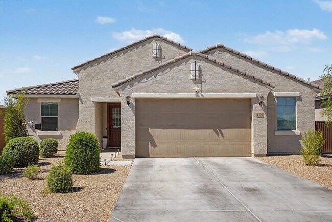 4329 Nora Dr San Tan Valley, AZ 85142 photo 2