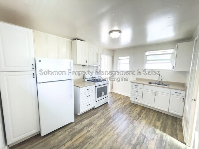 143 1/2 S Myers St Oceanside, CA 92054 photo 5