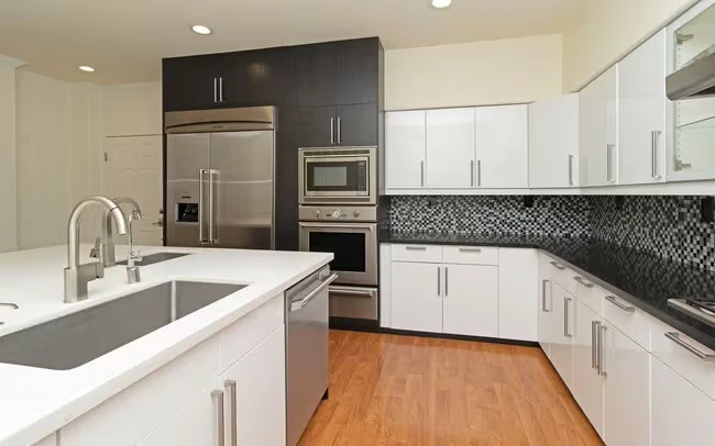 Downstairs 3 Bed Condo Located in Carmel Valley!