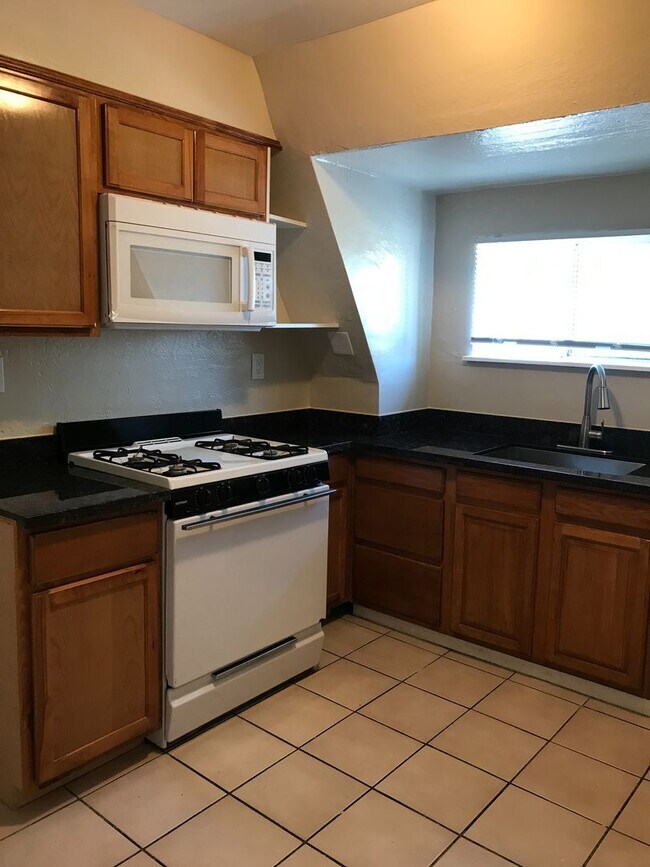 1856 28th Ave Oakland, CA 94601 photo 5