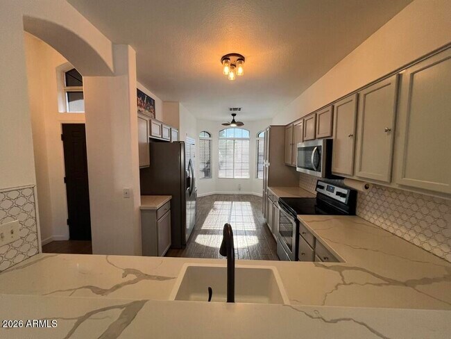 2527 N Silverado Mesa, AZ 85215 photo 3