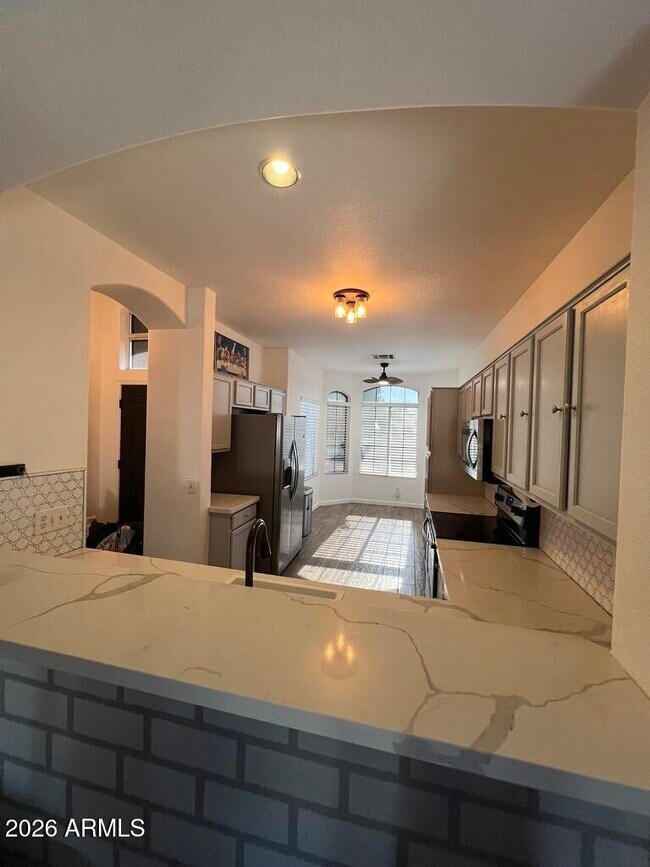 2527 N Silverado Mesa, AZ 85215 photo 2