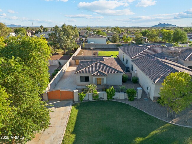 11407 E Bellflower Ct Chandler, AZ 85249 photo 3