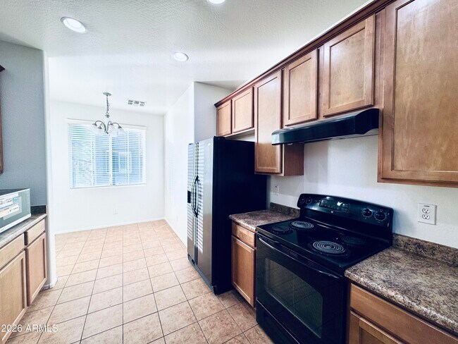 2016 N 78th Glen Phoenix, AZ 85035 photo 5