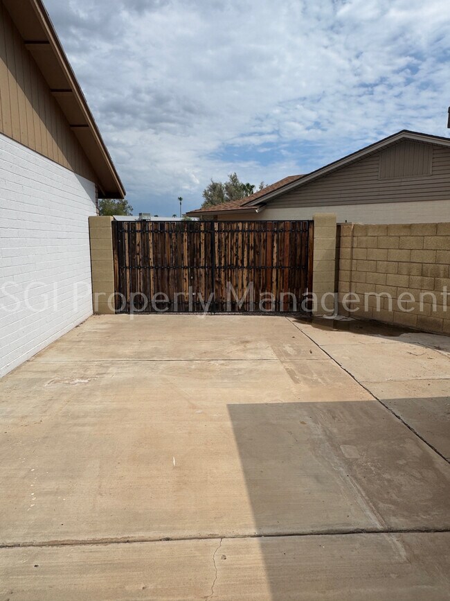 7336 S Butte Ave Tempe, AZ 85283 photo 3