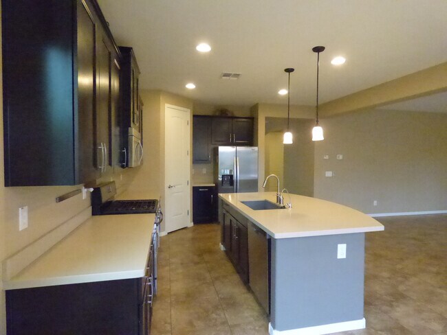 20737 West Valley View Drive, Buckeye, AZ 85396 photo 5