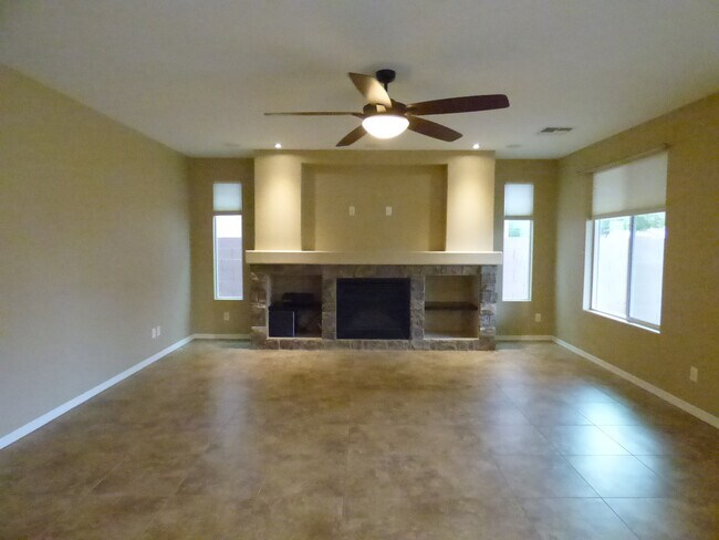 20737 West Valley View Drive, Buckeye, AZ 85396 photo 3