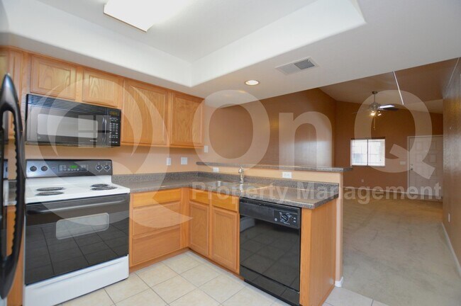 537 S Delaware Dr Apache Junction, AZ 85120 photo 4