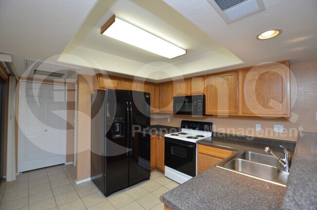 537 S Delaware Dr Apache Junction, AZ 85120 photo 3