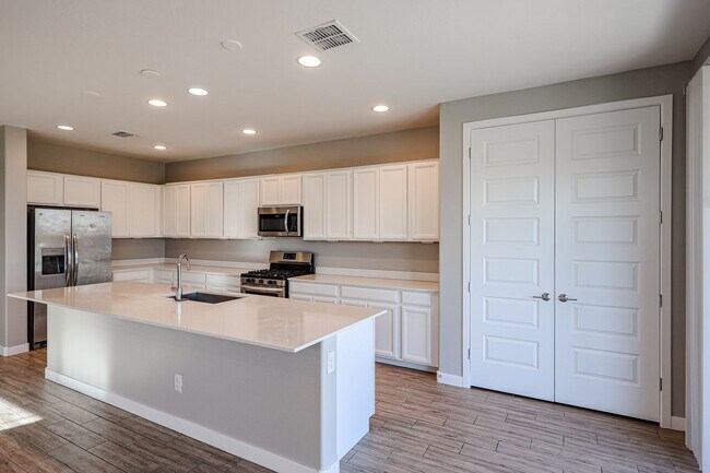 9226 W Roma Ave Phoenix, AZ 85037 photo 5