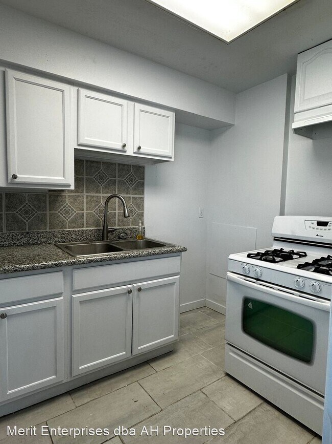 14003 N Palm St El Mirage, AZ 85335 photo 2