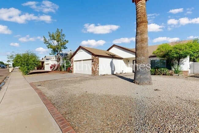 6642 N 84th Ln Glendale, AZ 85305 photo 3