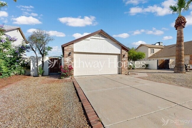 6642 N 84th Ln Glendale, AZ 85305 photo 2