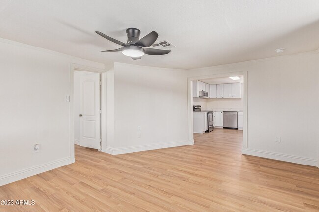 1429 S 10th Ave Phoenix, AZ 85007 photo 5