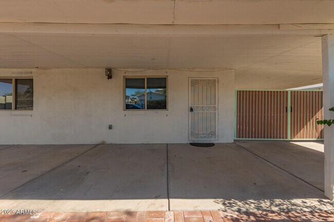 1429 S 10th Ave Phoenix, AZ 85007 photo 3