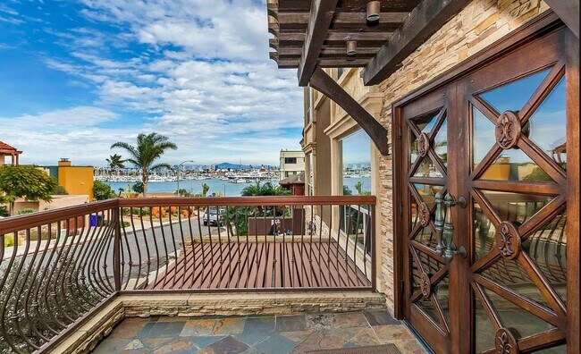2955 McCall St San Diego, CA 92106 photo 5