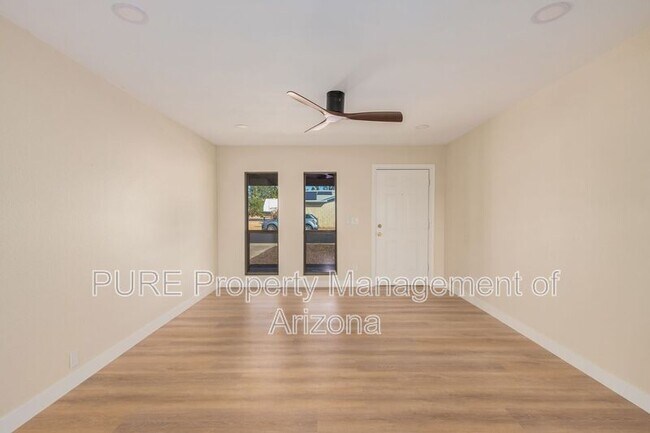 14824 N 28th Dr Phoenix, AZ 85053 photo 2