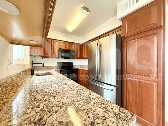 919 W Laguna Dr Tempe, AZ 85282 photo 4