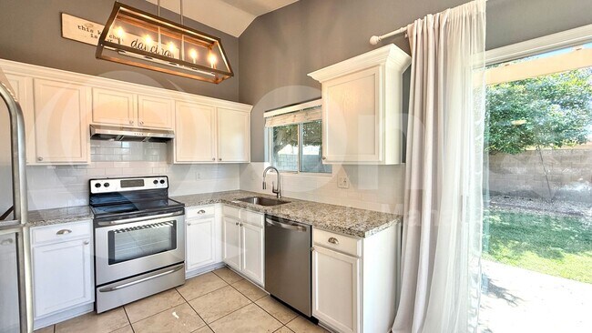 3049 W Covey Ln Phoenix, AZ 85027 photo 3