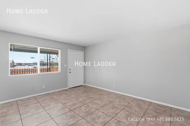 6747 N 26th Ave Phoenix, AZ 85017 photo 3