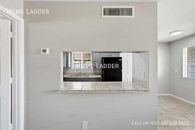 6747 N 26th Ave Phoenix, AZ 85017 photo 4