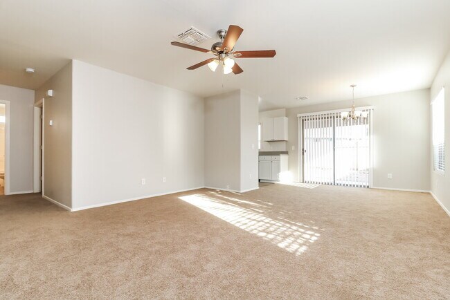 14002 W Cornerstone Trail Surprise, AZ 85374 photo 4