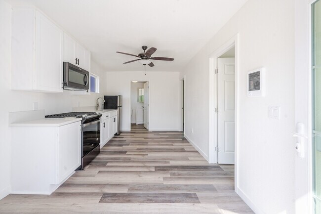 6405 Lanston St San Diego, CA 92111 photo 2