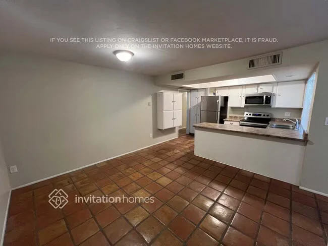 3241 E Sunnyside Dr Phoenix, AZ 85028 photo 4