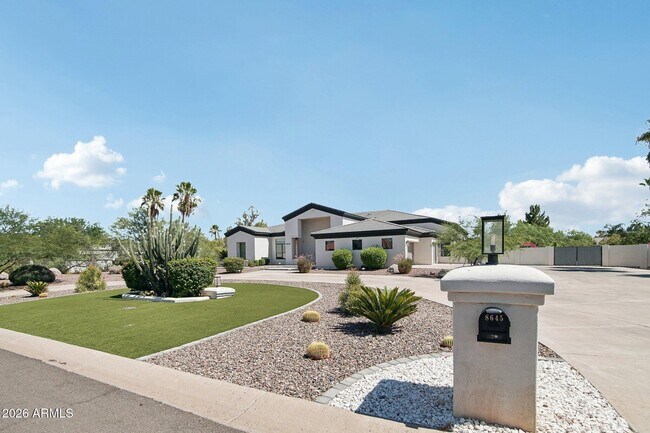 8645 E Wood Dr Scottsdale, AZ 85260 photo 5