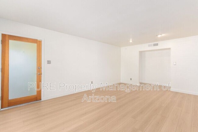 1113 E Broadmor Dr Tempe, AZ 85282 photo 3