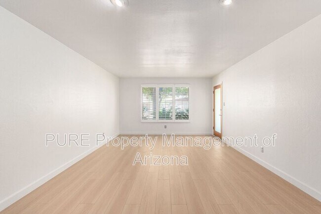 1113 E Broadmor Dr Tempe, AZ 85282 photo 4