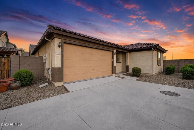16664 W Jenan Dr Surprise, AZ 85388 photo 3