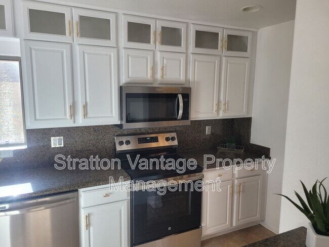 15095 W Windrose Dr Surprise, AZ 85379 photo 4
