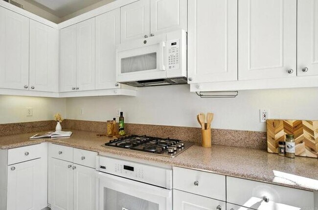 11377 Carmel Creek Rd San Diego, CA 92130 photo 2