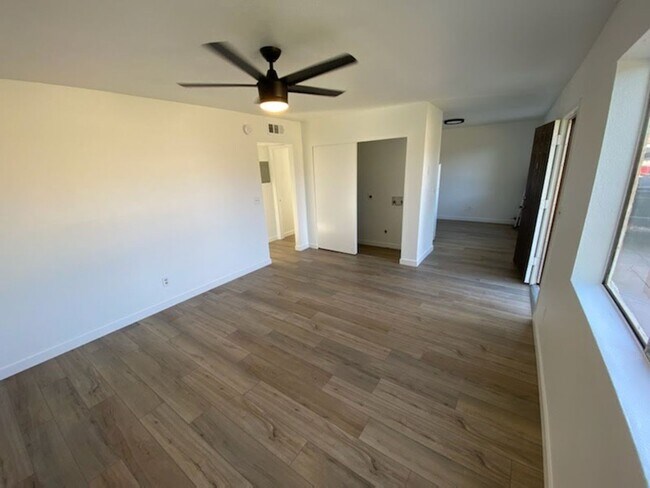 463 E 8th Ave Mesa, AZ 85204 photo 3