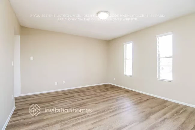 4335 E Nancy Ln Phoenix, AZ 85042 photo 4