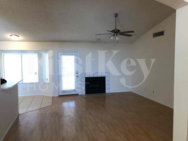 4110 W Questa Dr Glendale, AZ 85310 photo 5