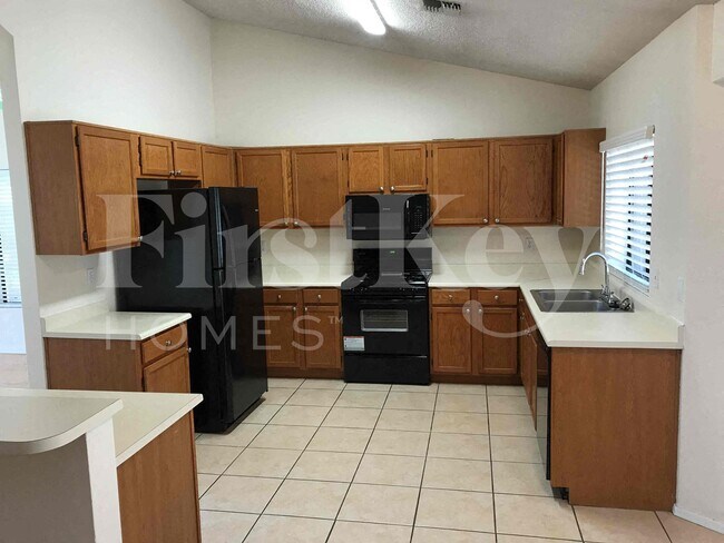 4110 W Questa Dr Glendale, AZ 85310 photo 4
