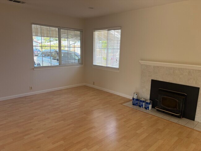 2183 San Antonio Pl photo 3