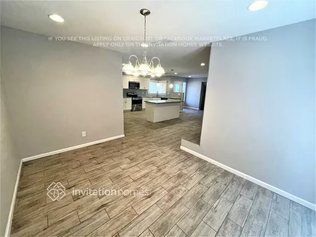 943 E Manhatton Dr Tempe, AZ 85282 photo 4