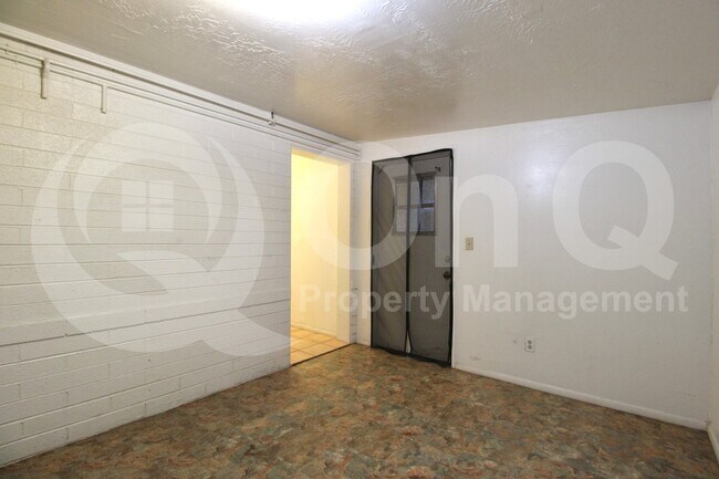 2646 E 1st St Mesa, AZ 85213 photo 2