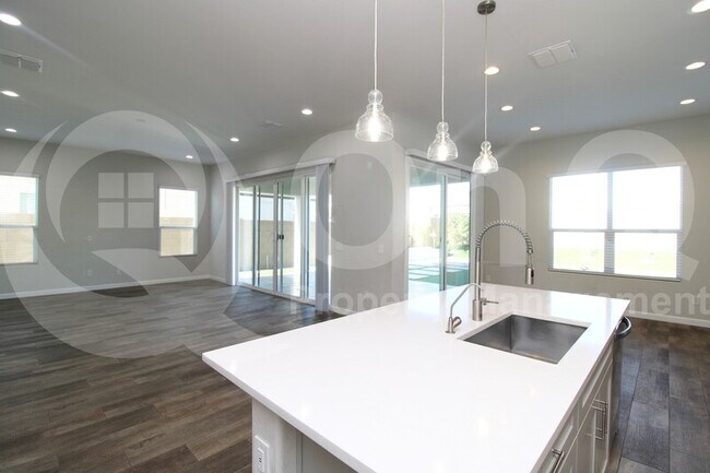2042 E Dry Wood Rd Phoenix, AZ 85024 photo 4