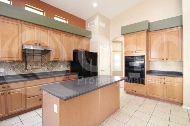 2290 W Maplewood St Chandler, AZ 85286 photo 3