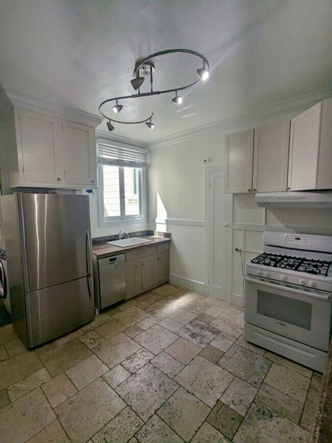 1125 Dolores St San Francisco, CA 94110 photo 4