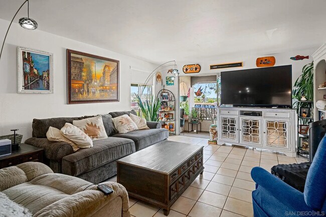 2540 Clairemont Dr San Diego, CA 92117 photo 3