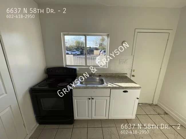 6637 N 58th Dr Glendale, AZ 85301 photo 3