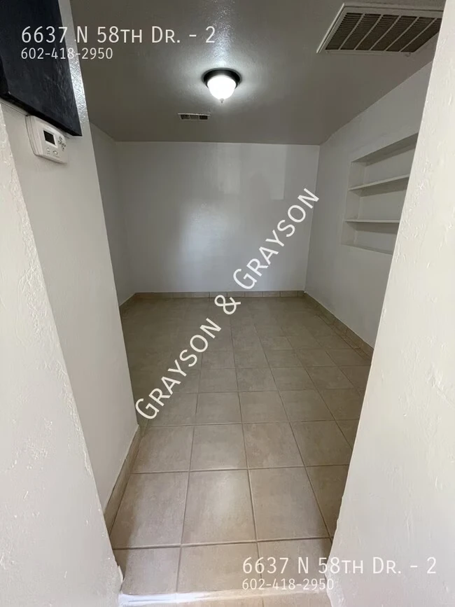 6637 N 58th Dr Glendale, AZ 85301 photo 5