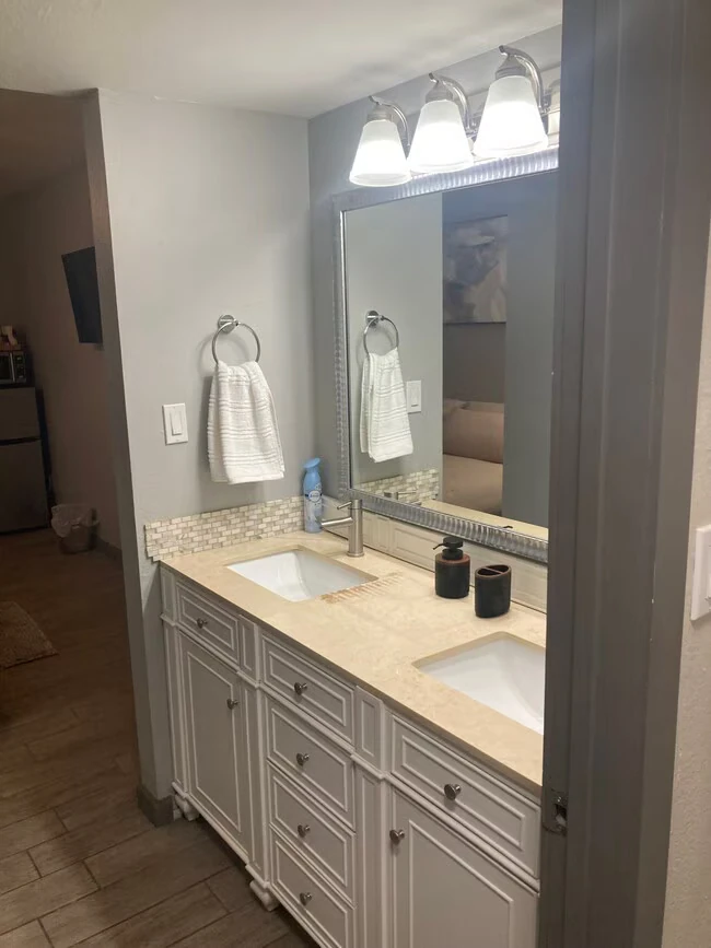 931 S Casitas Dr Tempe, AZ 85281 photo 2