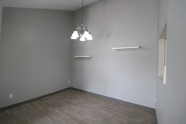 931 S Casitas Dr Tempe, AZ 85281 photo 4